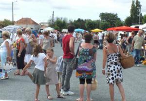 Marché des échanges vide-greniers - BOURCEFRANC LE CHAPUS