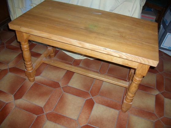 Table basse de salon en bois clair