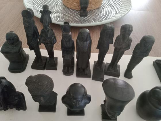 Lot statuettes Egyptienne