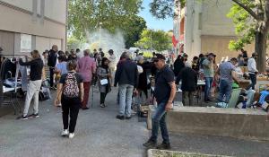 35ème vide-grenier organisé par le Comité d'Intérêt de Quartier de la Prédina à ISTRES le dim