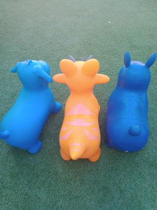 Trois animaux sauteurs