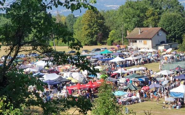 Brocante, Vide-greniers - Mouxy