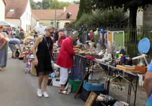 vide-grenier Brocante de l'Amicale Juzenne-Courtoise