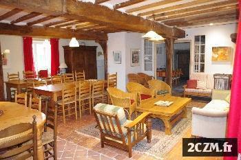 Bourgogne grand gite de groupe avec salles de fête pour 45 pers