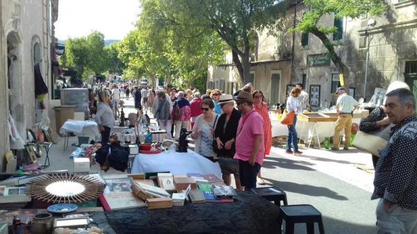 Brocante professionnelle - Eygalières