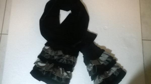 Écharpe noire femme