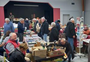 Bourse toutes collections - Champs-sur-Yonne