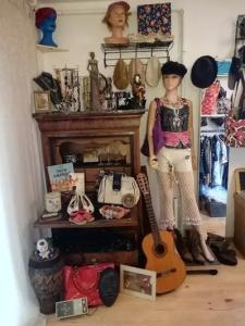 Friperie brocante recyclerie les fleurs de charlotte à Roquebrune sur Argens