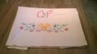 Drap brodé ancien