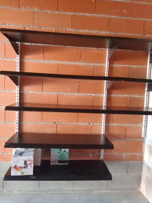 Etagères en fer