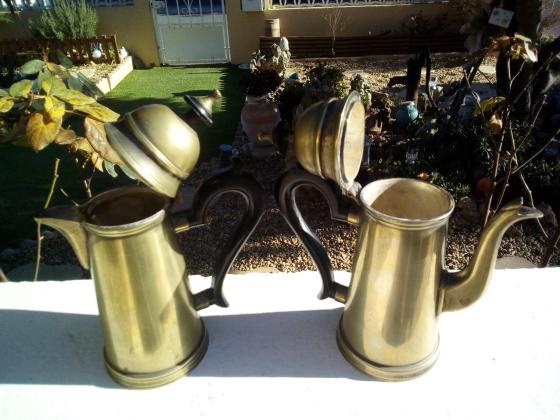 2 anciens Pichets laiton