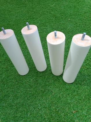 4 Pieds de lit en bois blanc