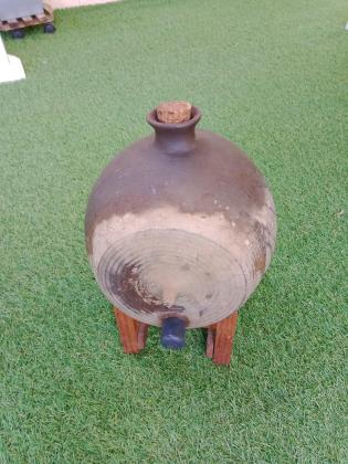 Vinaigrier en grés du marais