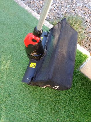 Brosse électrique nettoyante pour gazon synthétique