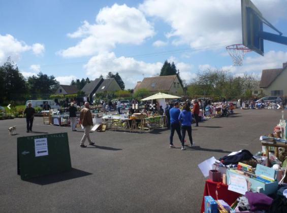 Vide grenier et salon des collectionneurs