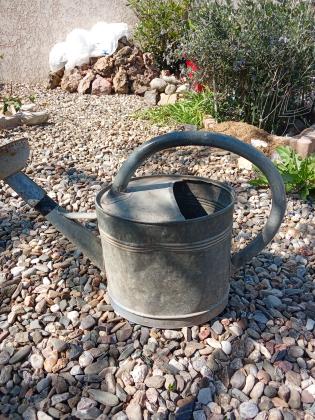 3 vieux arrosoirs fer