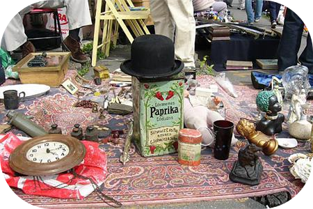 Brocante, Vide-greniers - Château-Larcher