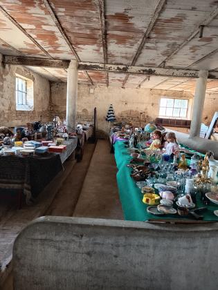 déballage antiquités brocante et militaria