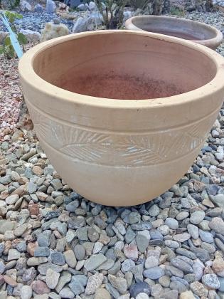 Pot terre avec motifs